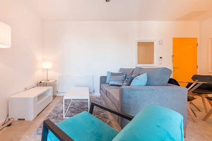 1 Bedroom Flat To Rent In Valentines House, - Ilford Hill, Ilford, Essex, IG1