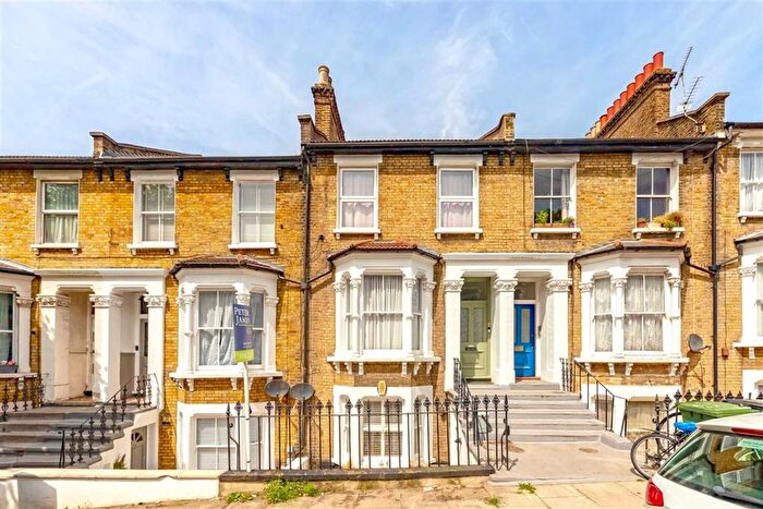 1 Bedroom Flat For Sale In Kitto Road, New Cross, SE14