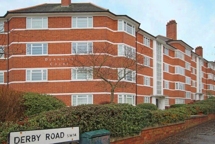 2 Bedroom Flat To Rent In Deanhill Court, Sheen, SW14