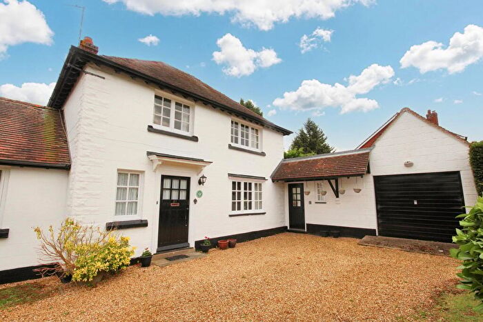 3 Bedroom Detached House For Sale In Baldock Road, Letchworth Garden City, SG6