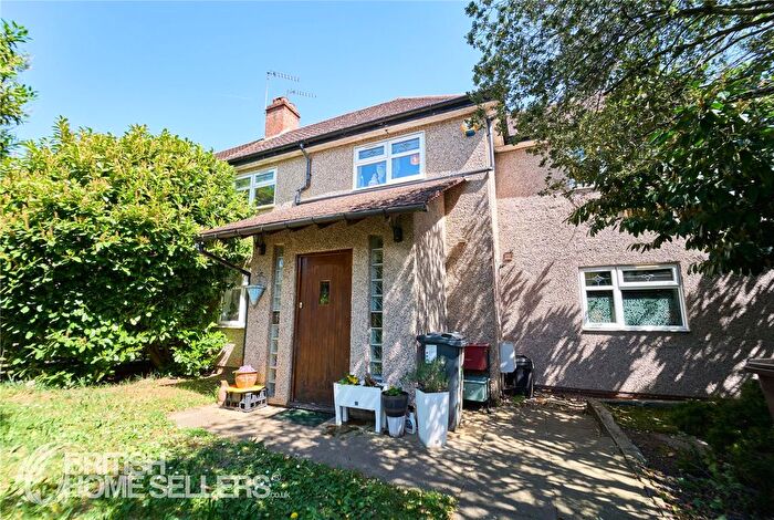 4 Bedroom Semi-Detached House For Sale In Brentwick Gardens, Brentford, TW8