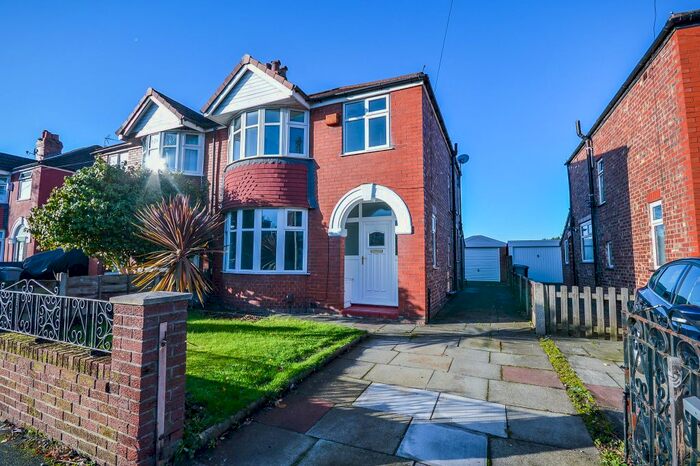 3 Bedroom Semi-Detached House To Rent In Norley Drive, Sale, M33