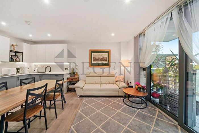 2 Bedroom Apartment To Rent In Willowbrook House, Coster Avenue, N4