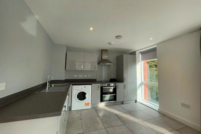 2 Bedroom Flat To Rent In New Walk Place, Leicester, LE1