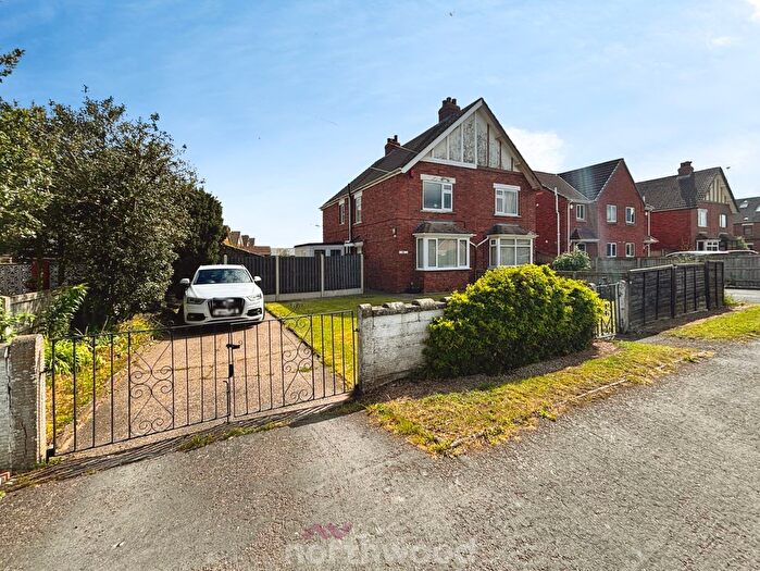 3 Bedroom Semi-Detached House For Sale In St Marys Road, Dunsville, Doncaster, DN7