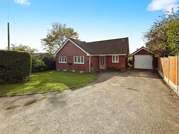 3 Bedroom Detached Bungalow For Sale In Arbour Lane, Chelmsford, CM1