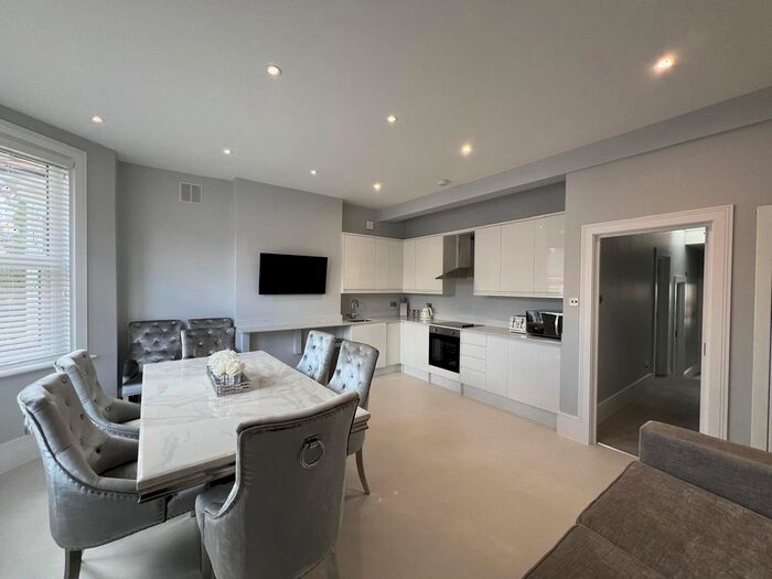 2 Bedroom Flat To Rent In Queens Road, Bromley, BR1