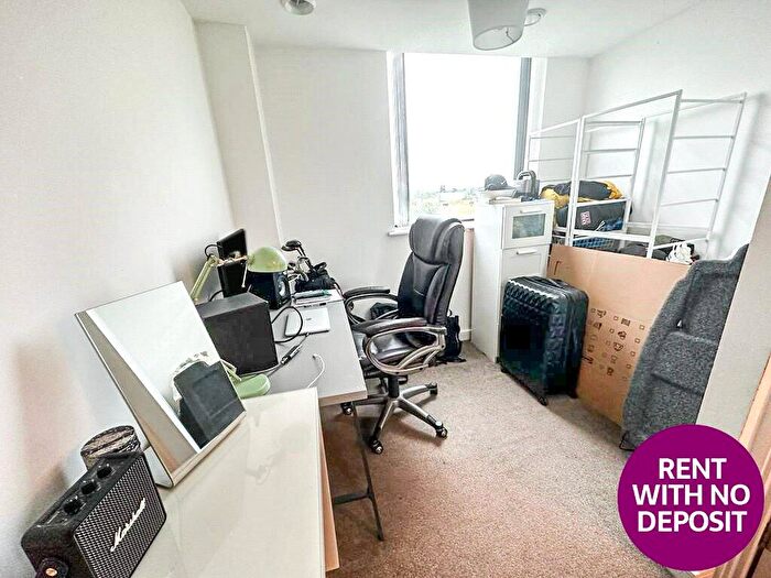 2 Bedroom Flat To Rent In Ashton Lane, Sale, Greater Manchester, M33