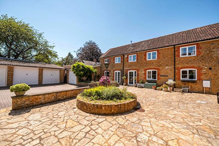 3 Bedroom End Of Terrace House For Sale In Brock Court, Castle Cary, BA7