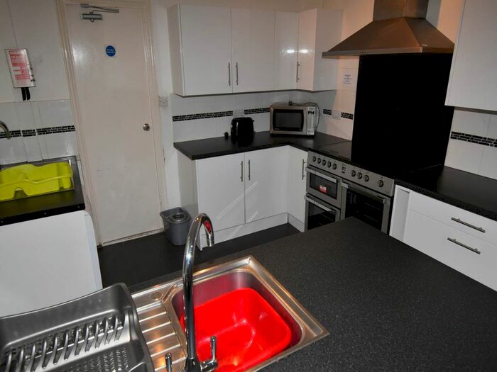 6 Bedroom Property To Rent In Bernard Street, Uplands, Swansea, SA2