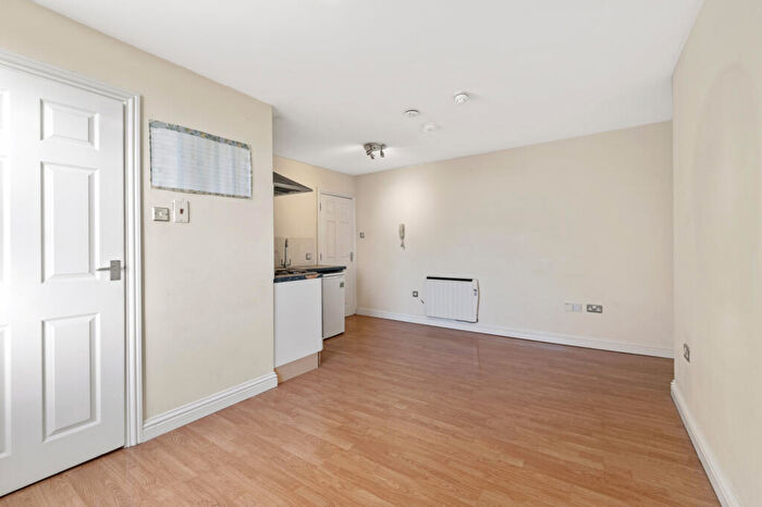Apartment To Rent In Christopher Court, Claremont Road, Surbiton, Surrey, KT6