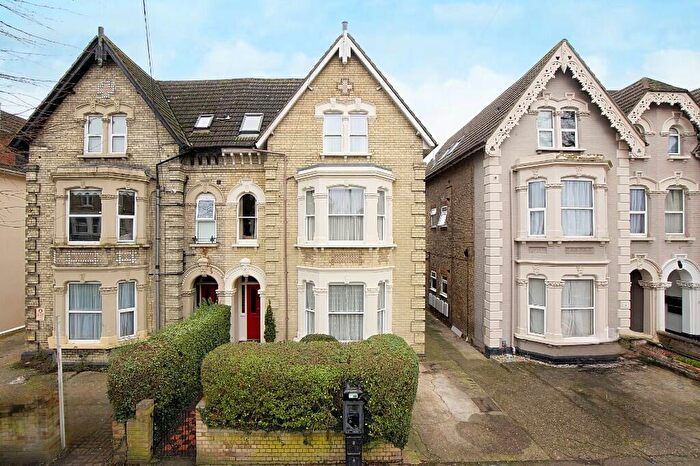 8 Bedroom Semi Detached House For Sale In Chaucer Road | Bedford | Beds | | Scope To Upgrade, MK40