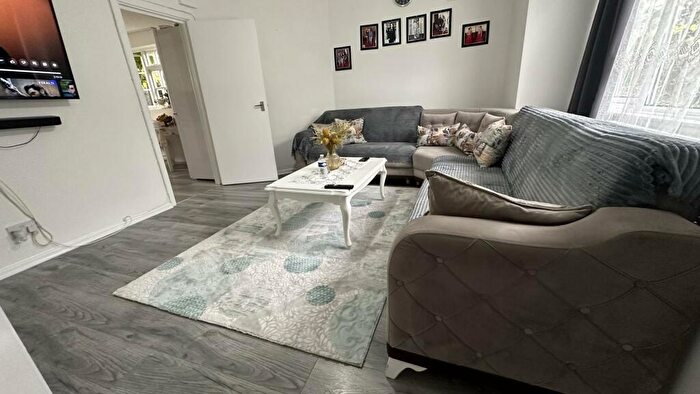 4 Bedroom Terraced House To Rent In Barkham Road, Tottenham, N17