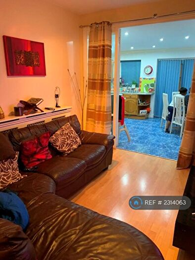 3 Bedroom End Of Terrace House To Rent In Stradbroke Grove, Ilford, IG5