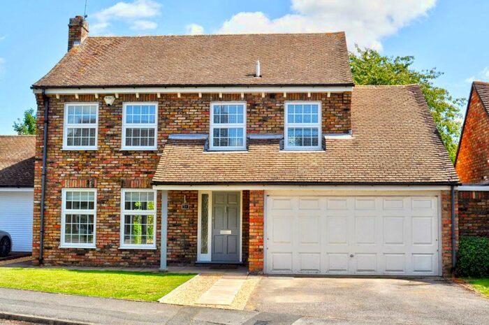 4 Bedroom Detached House To Rent In Lodge Close, Marlow SL7