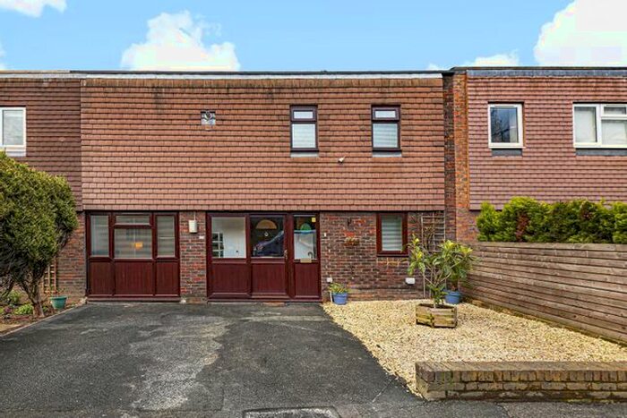 4 Bedroom Detached House To Rent In Bodnant Gardens, Raynes Park, SW20