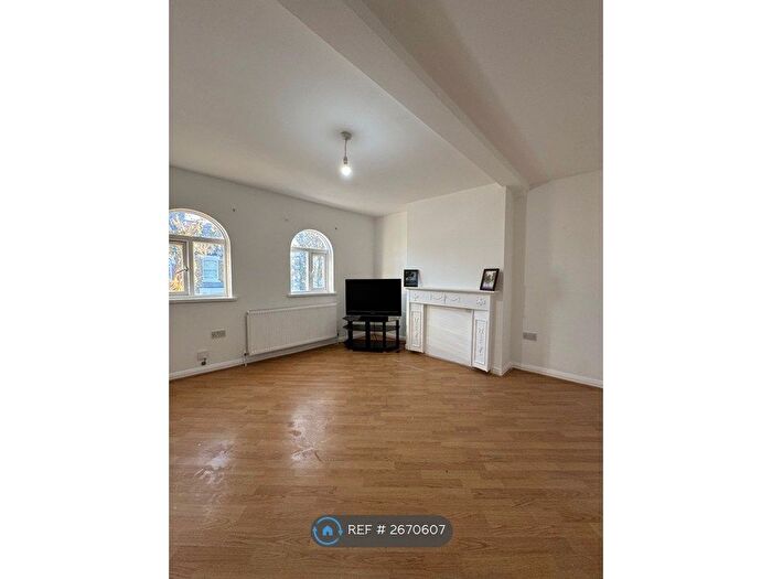 3 Bedroom Flat To Rent In Ranelagh Road, Leytonstone, E11