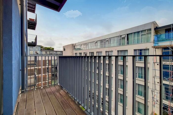2 Bedroom Flat To Rent In City Walk, London Bridge, London, SE1