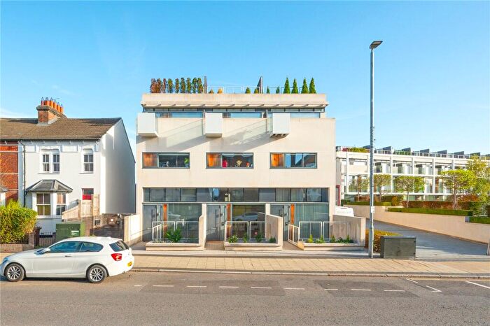 2 Bedroom Duplex For Sale In London Road, St. Albans, Hertfordshire, AL1