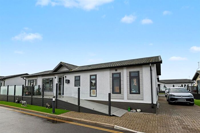 2 Bedroom Park Home For Sale In Bay Beach Road, Sandy Bay, Canvey Island, SS8