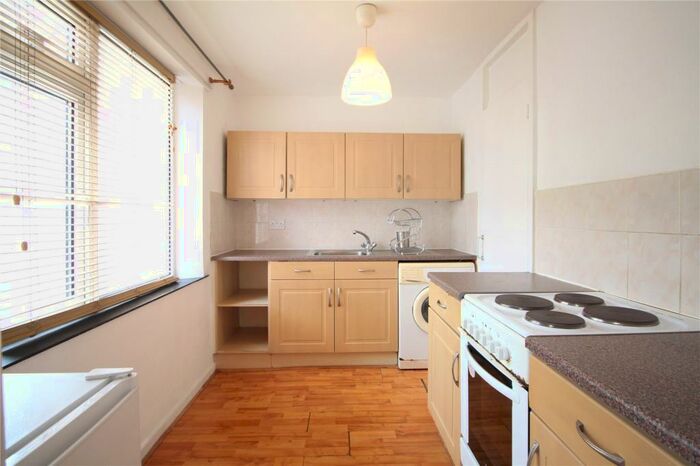 Apartment To Rent In Montague Court, Bristol, BS2