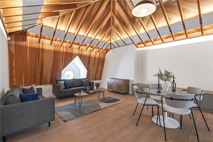 2 Bedroom Flat To Rent In Marylebone High Street, Marylebone, London, W1U