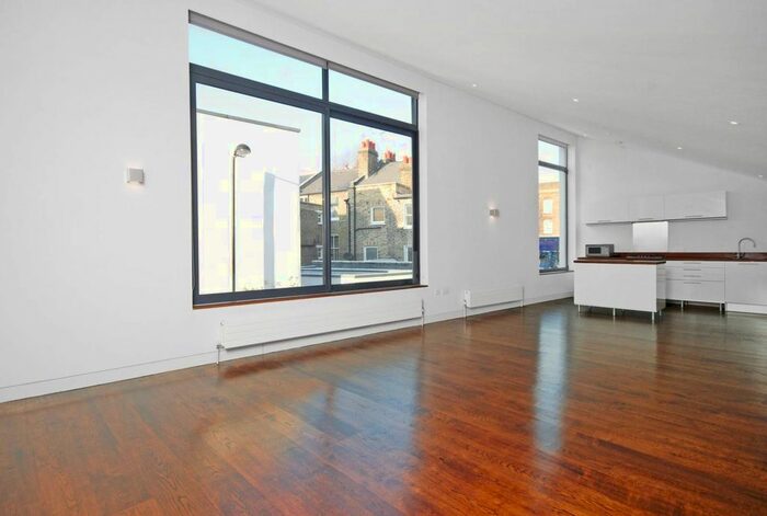 2 Bedroom Mews To Rent In Shirland Mews, Maida Vale, London, W9