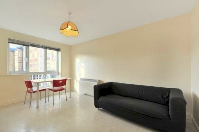 1 Bedroom Apartment To Rent In Windsock Close, Surrey Quays, SE16
