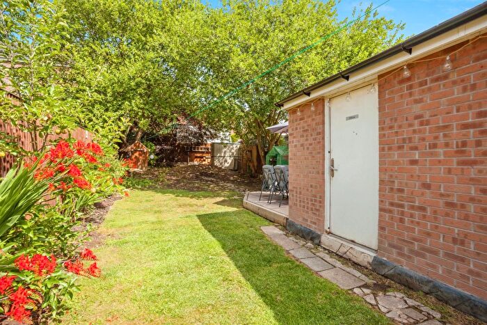 3 Bedroom Semi Detached House To Rent In Haselden Road, Wakefield, WF2
