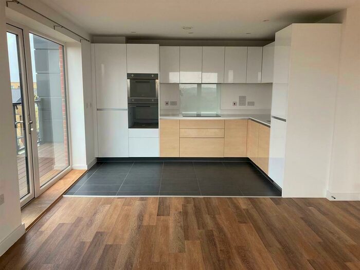 2 Bedroom Flat To Rent In Baneberry Lodge Huntingdon Road, Harold Wood, RM3