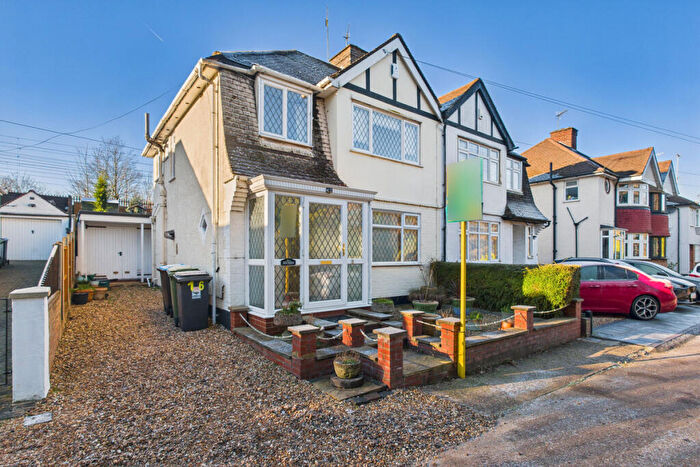 3 Bedroom Semi Detached House For Sale In Ridgeway Close, Hemel Hempstead, HP3