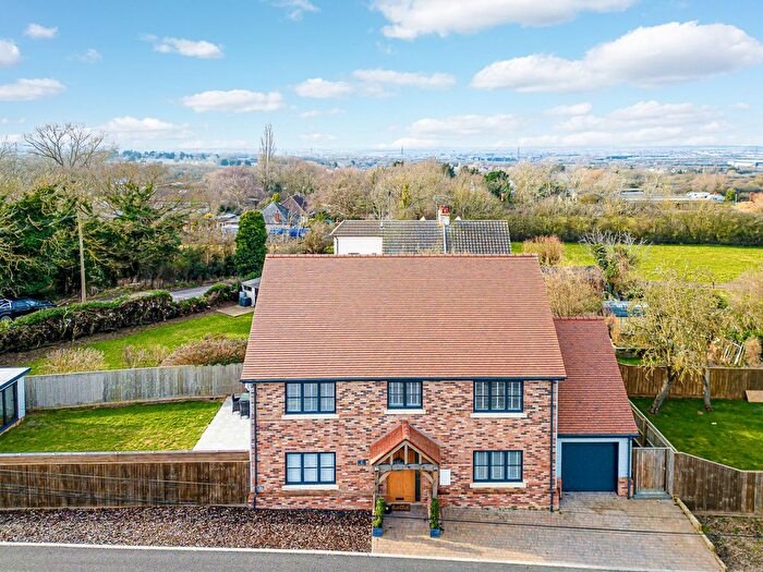 4 Bedroom Detached House For Sale In Great Burches Road, Benfleet, SS7