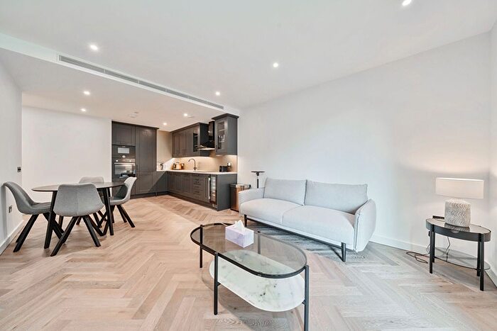 2 Bedroom Flat To Rent In Merino Gardens, St Katherines Dock, E1W