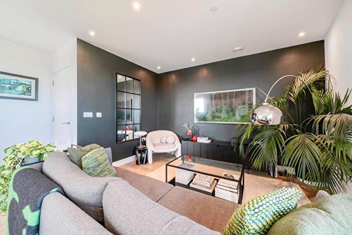 1 Bedroom Flat For Sale In Beck Square, Walthamstow, London, E10