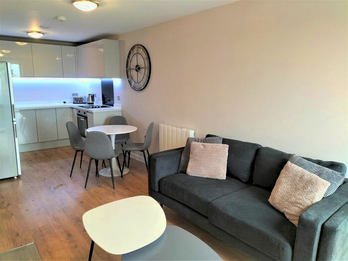 2 Bedroom Flat To Rent In Jesse Hartley Way, Liverpool L3