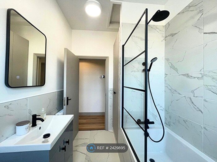 1 Bedroom Flat To Rent In Parsons Green Lane, London, SW6