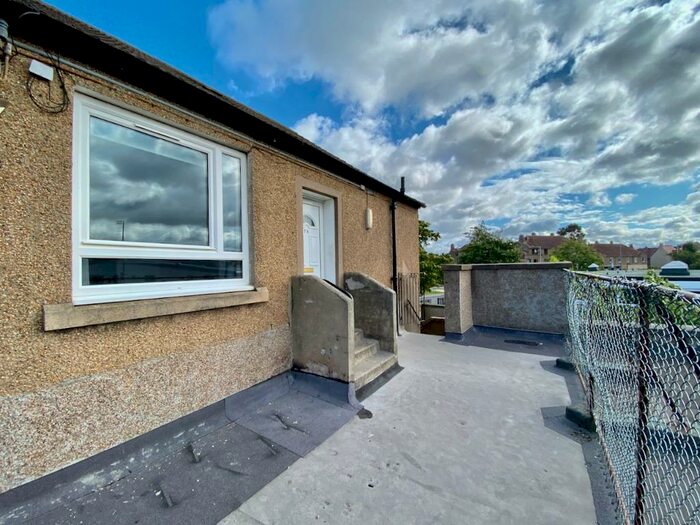 2 Bedroom Flat To Rent In Moredun Park Road, Moredun, Edinburgh, EH17