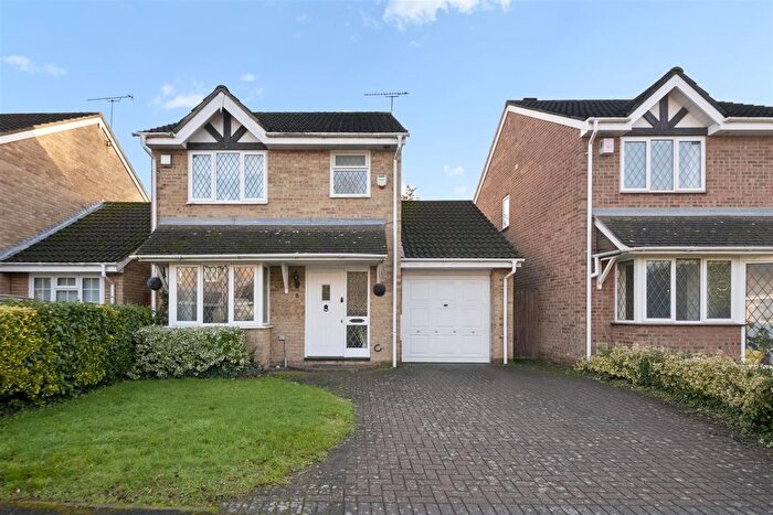 3 Bedroom Detached House For Sale In Cousins Close, Yiewsley, West Drayton, UB7