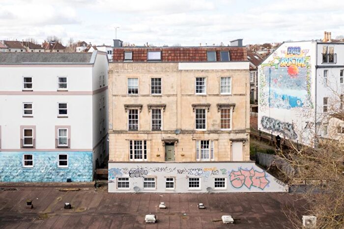 Studio To Rent In Elton Mansions - Bishopston, BS7