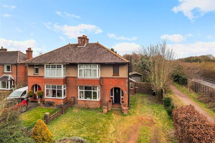 3 Bedroom Semi-Detached House For Sale In Monxton Road, Andover, SP10