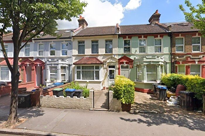 6 Bedroom Terraced House To Rent In Frant Road, Thornton Heath, CR7