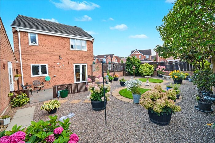 3 Bedroom Detached House For Sale In Bramham Park Court, Leeds, LS10