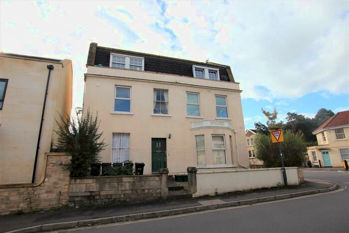 2 Bedroom Flat To Rent In High Street, BA2
