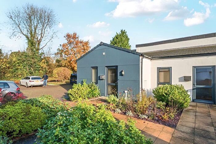 2 Bedroom Flat To Rent In Cherry Orchard, Marlborough, SN8