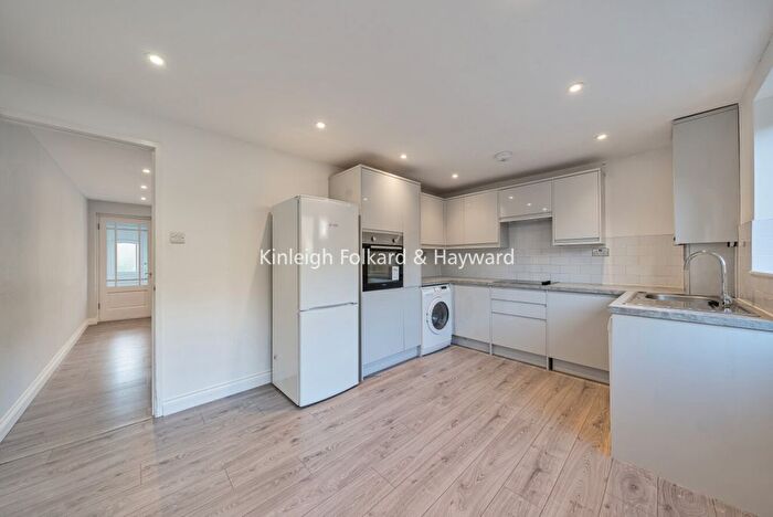 3 Bedroom Detached House To Rent In Ropemaker Road, London, SE16
