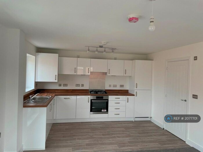 2 Bedroom Flat To Rent In Saint Vincent Avenue, Milton Keynes, MK3