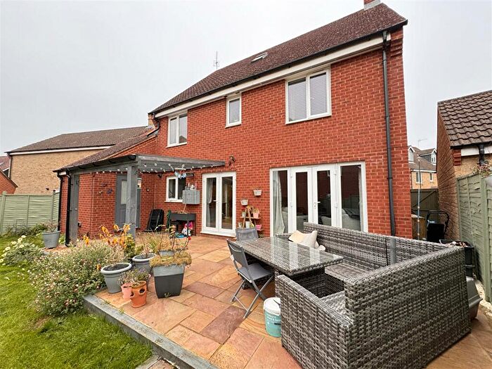 5 Bedroom Detached House For Sale In Newson Road, Swindon, SN25