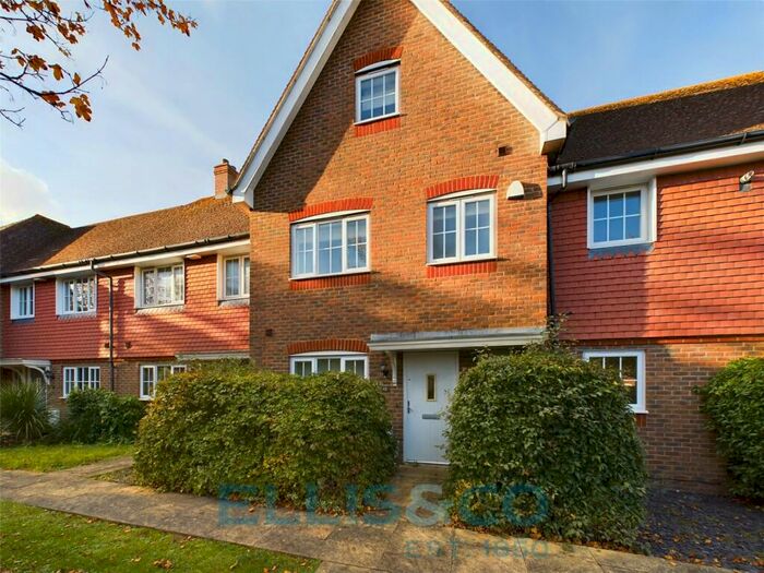 4 Bedroom Terraced House To Rent In Regent Way, Kings Hill, West Malling, Kent, ME19