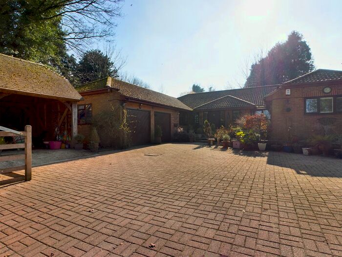 4 Bedroom Detached Bungalow For Sale In Alresford Drove, Winchester, SO21