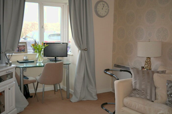 1 Bedroom Ground Flat To Rent In Nutley Court, Burbage, SN8